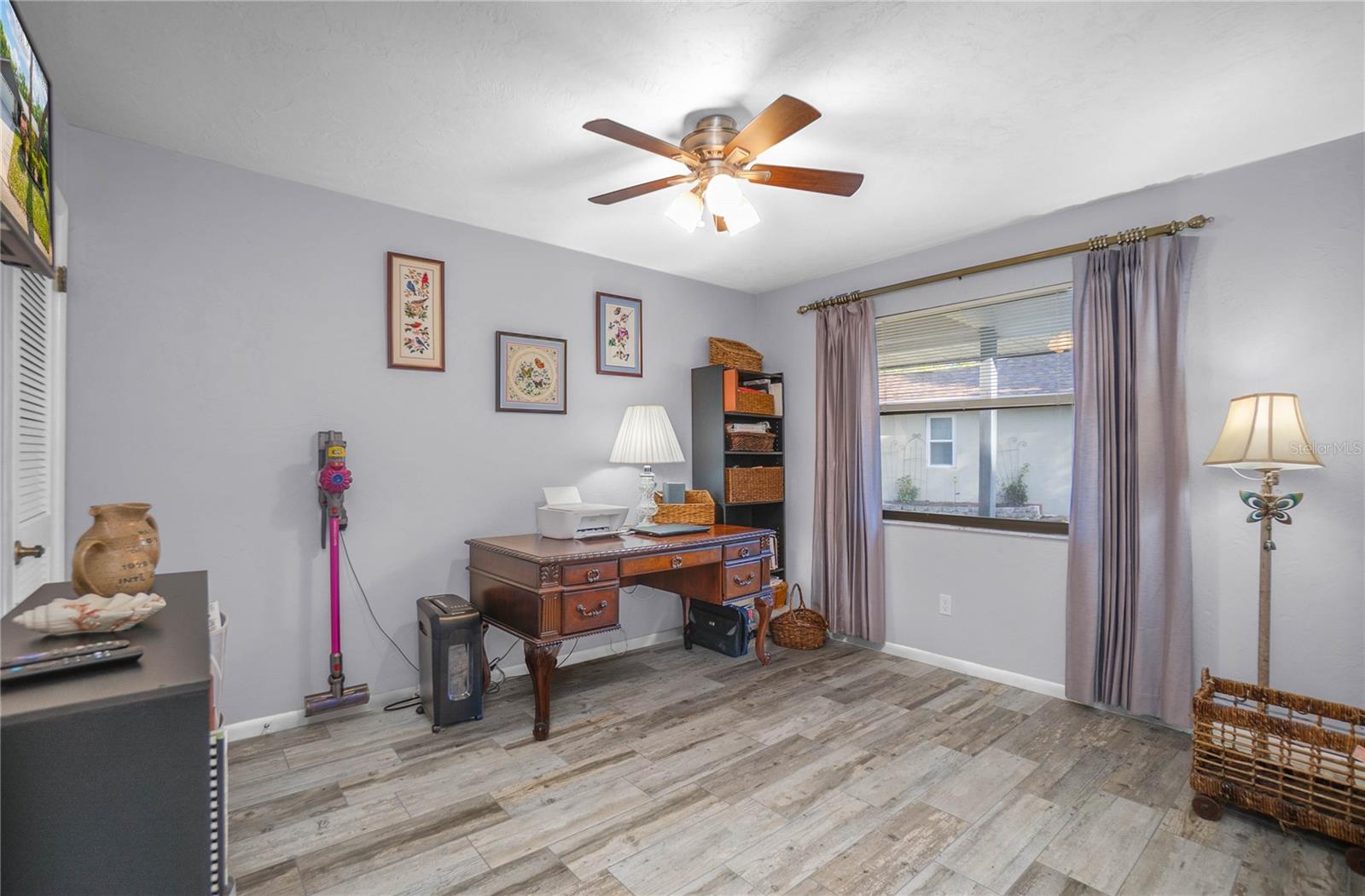 Image 28 of 39 For 20 Sycamore Court E