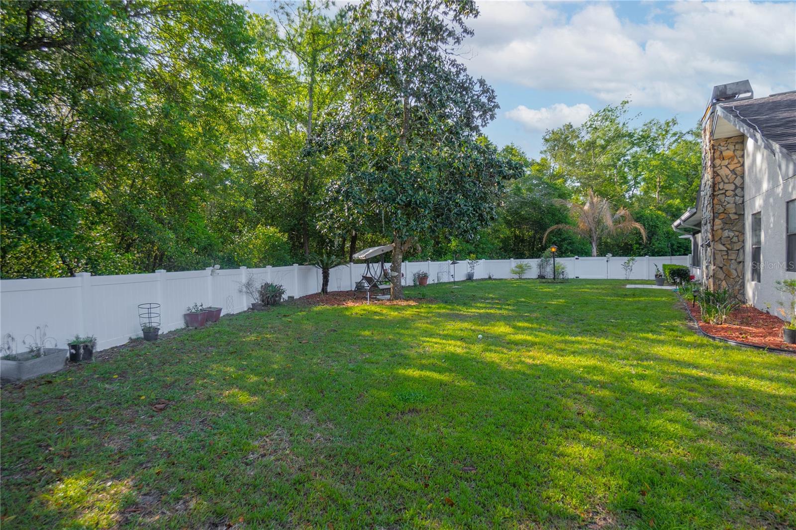 Image 35 of 39 For 20 Sycamore Court E