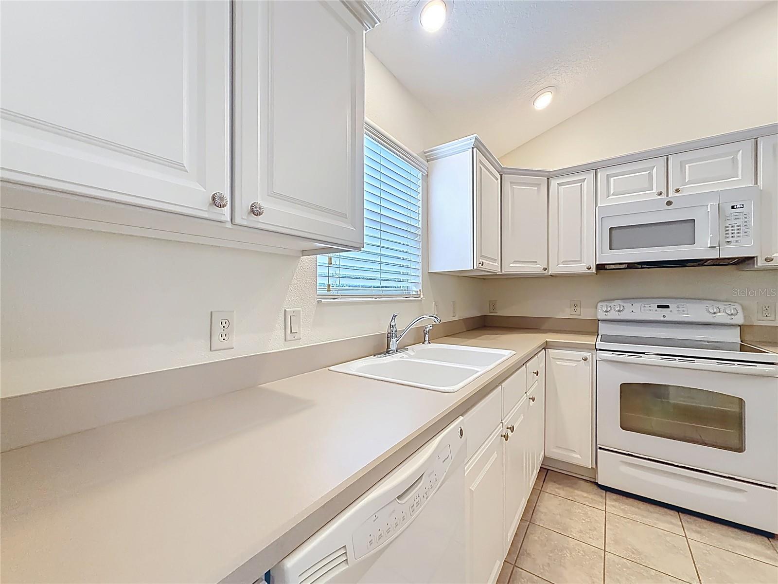 Image 14 of 53 For 2530 Foxbridge Terrace