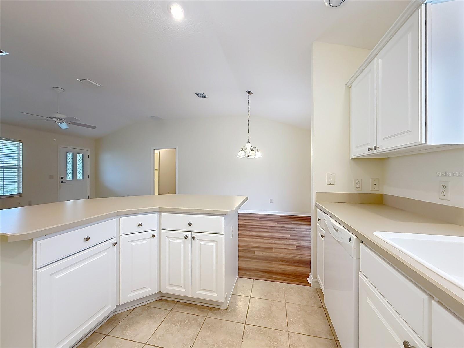 Image 16 of 53 For 2530 Foxbridge Terrace