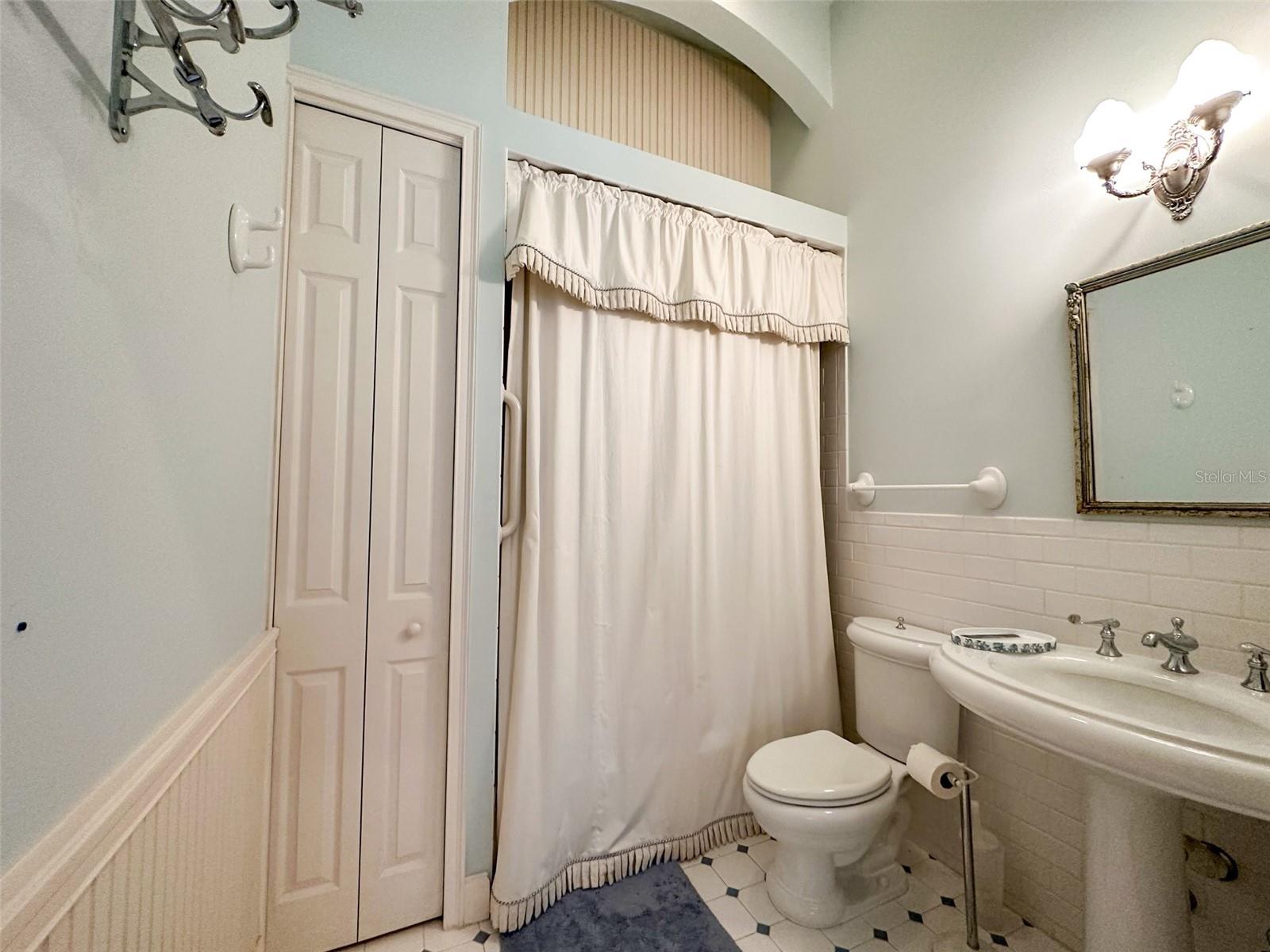 Image 25 of 75 For 6425 202nd Place