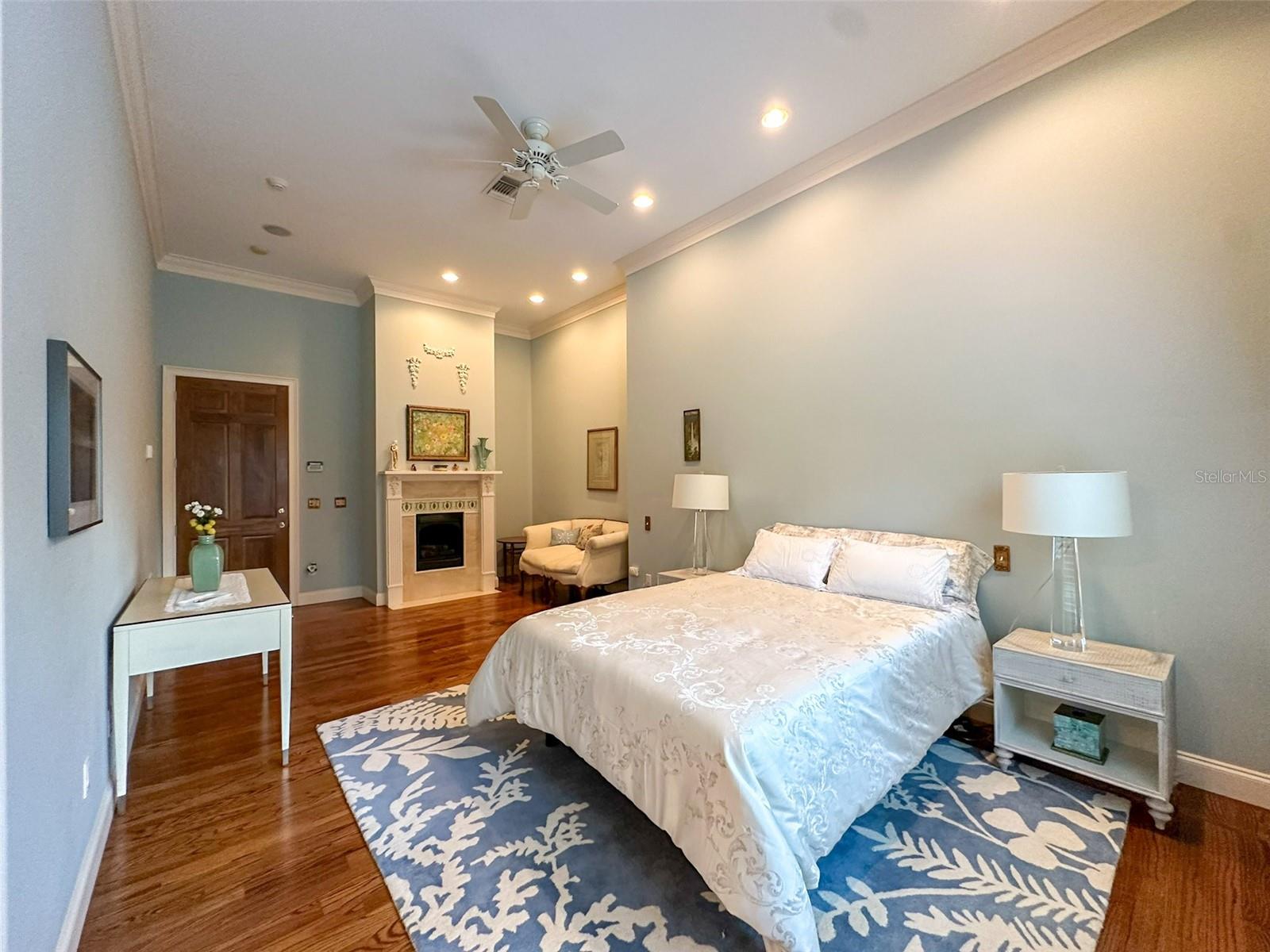 Image 32 of 75 For 6425 202nd Place