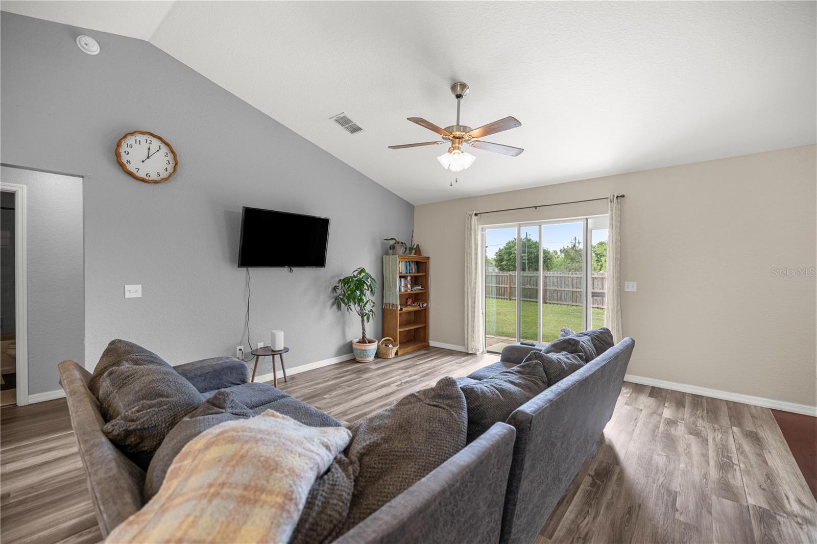 Image 4 of 31 For 6 Laurel Pass Court