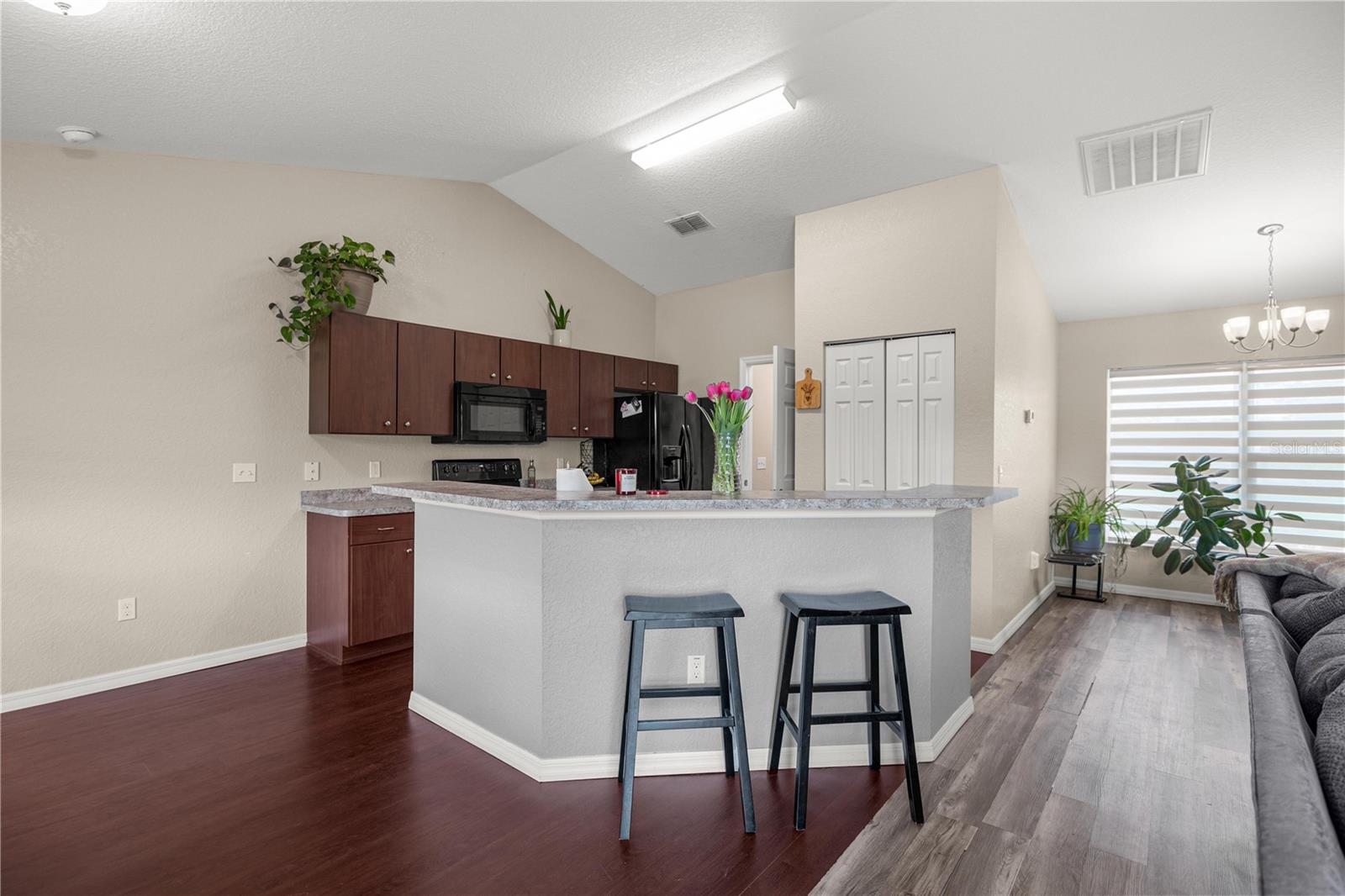 Image 6 of 31 For 6 Laurel Pass Court