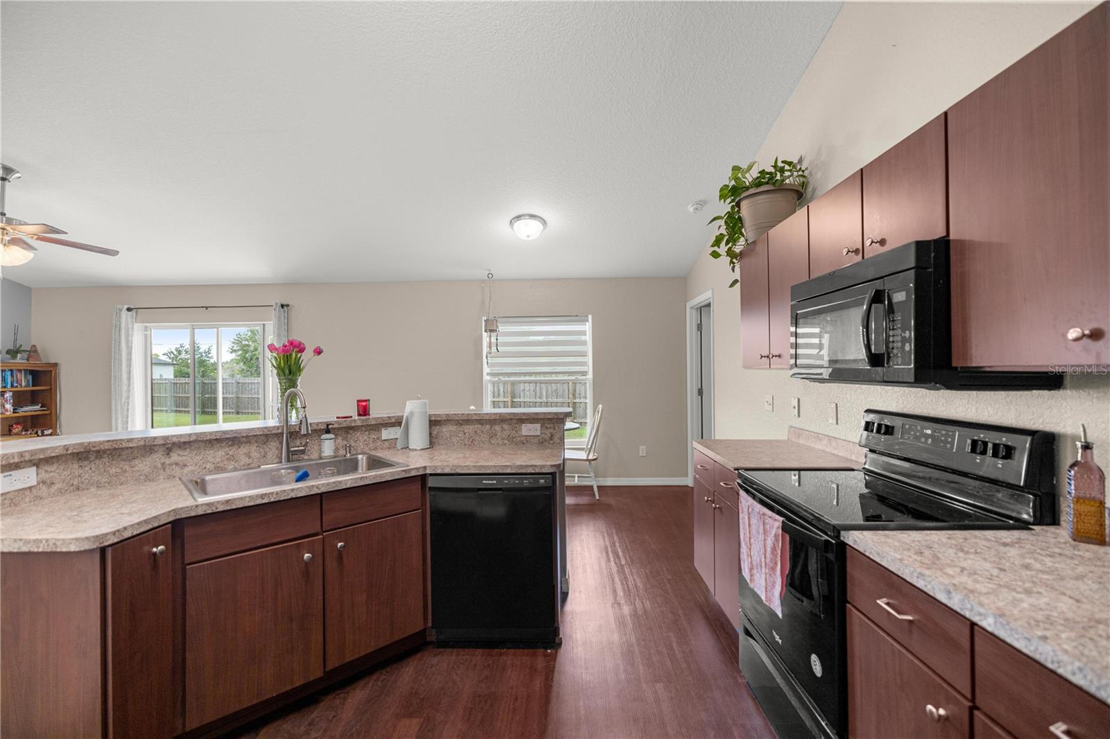 Image 8 of 31 For 6 Laurel Pass Court