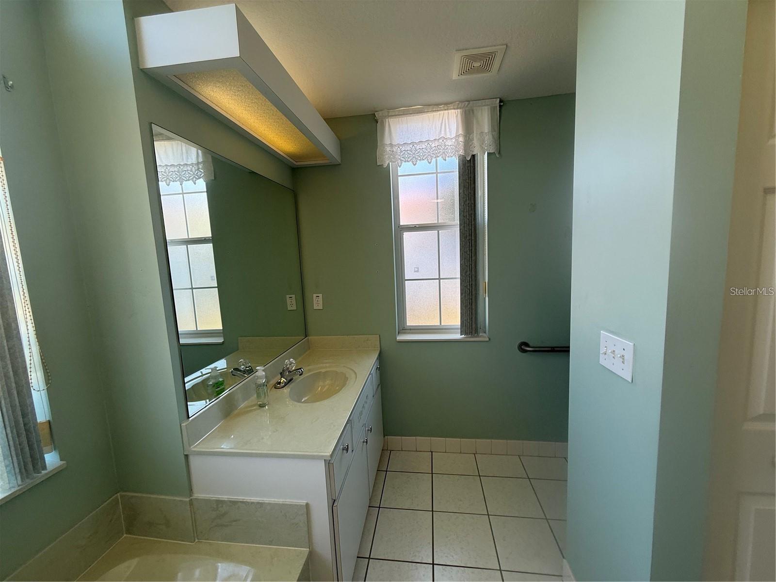 Image 15 of 67 For 6541 111th Loop