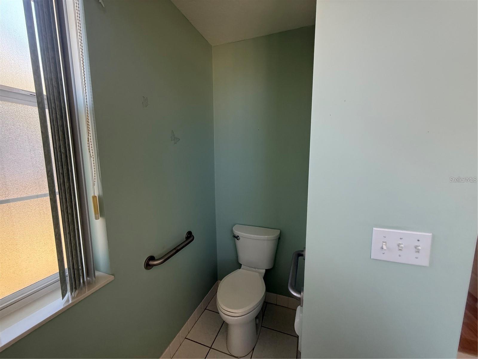 Image 16 of 67 For 6541 111th Loop