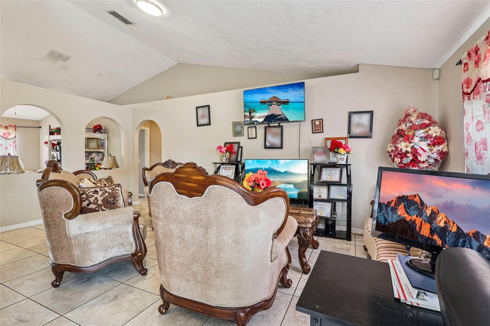 Image 15 of 29 For 42 Inconnu Dr