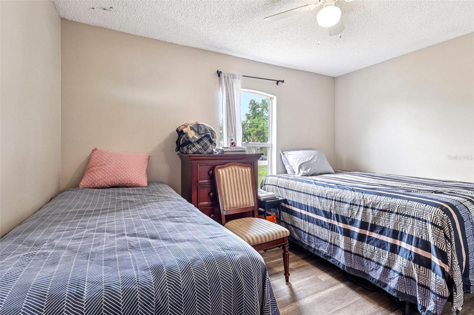 Image 21 of 29 For 42 Inconnu Dr