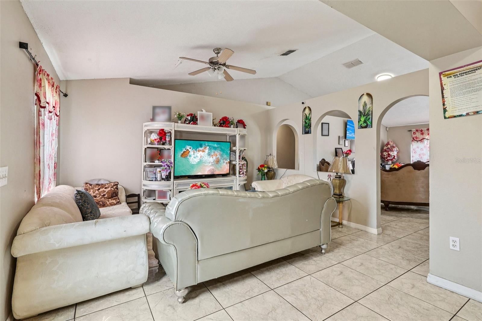 Image 9 of 29 For 42 Inconnu Dr