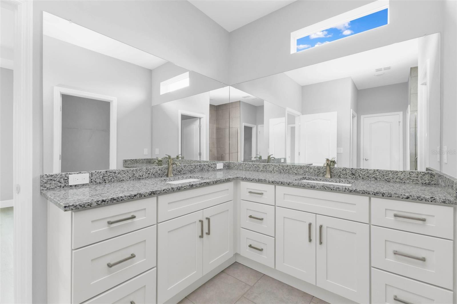 Image 12 of 18 For 441 Xingu Court