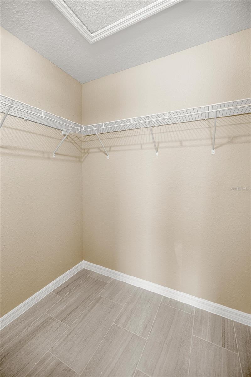 Image 17 of 36 For 5393 Nw 7th Place