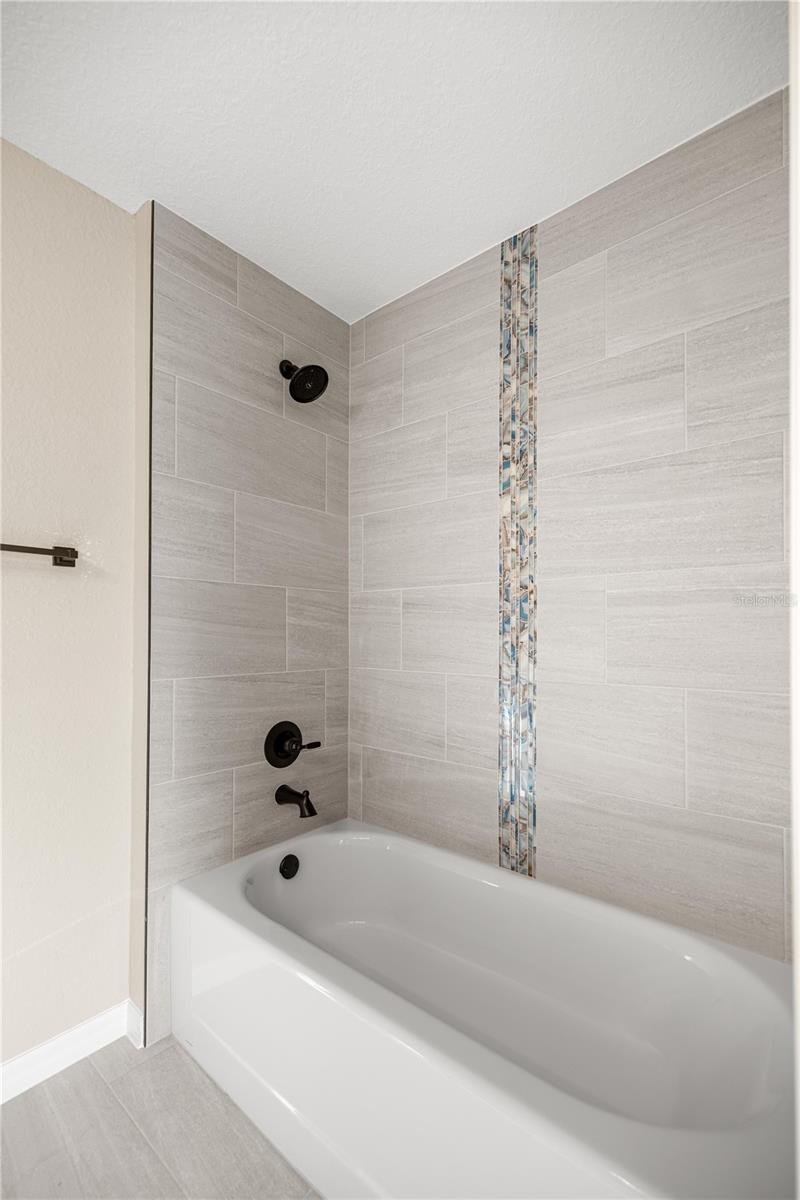 Image 19 of 36 For 5393 Nw 7th Place