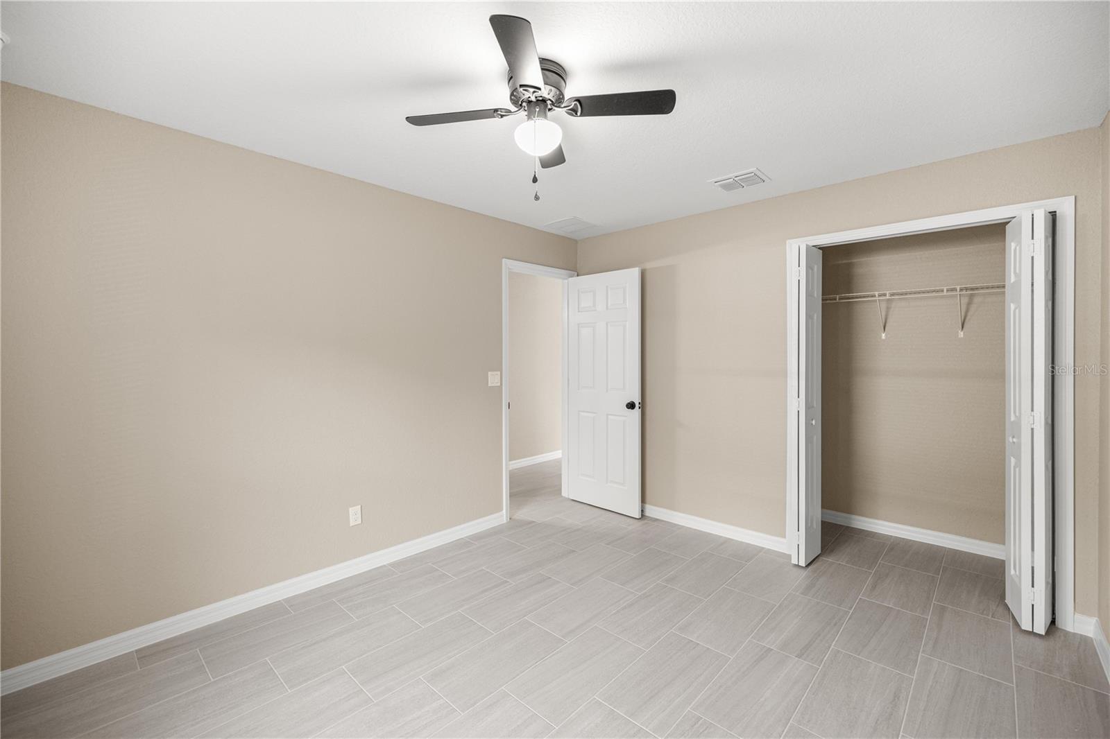 Image 23 of 36 For 5393 Nw 7th Place