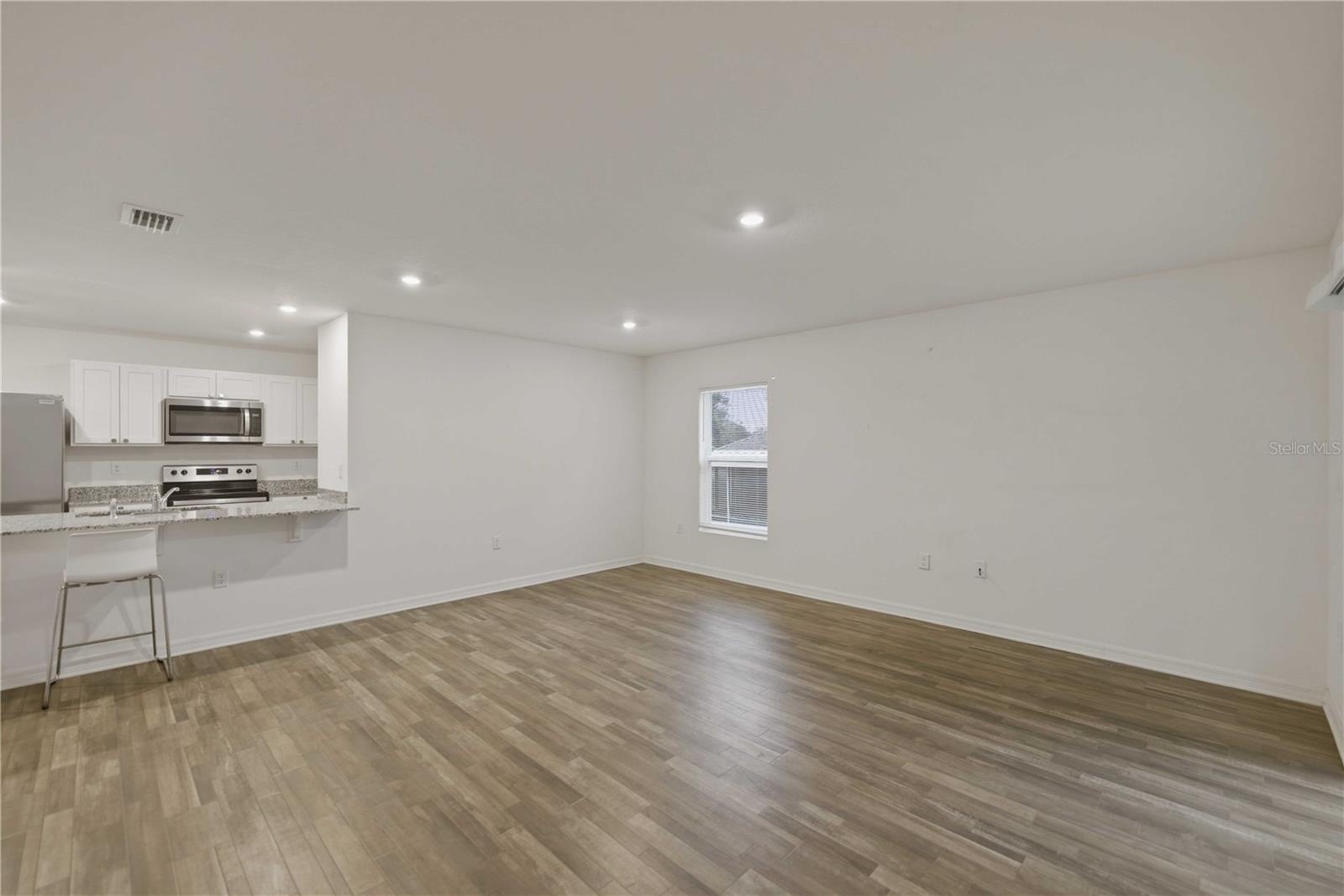 Image 12 of 29 For 260 Emerald Road