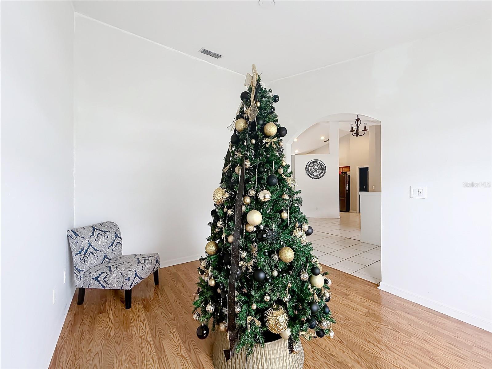 Image 11 of 52 For 4319 4th Circle