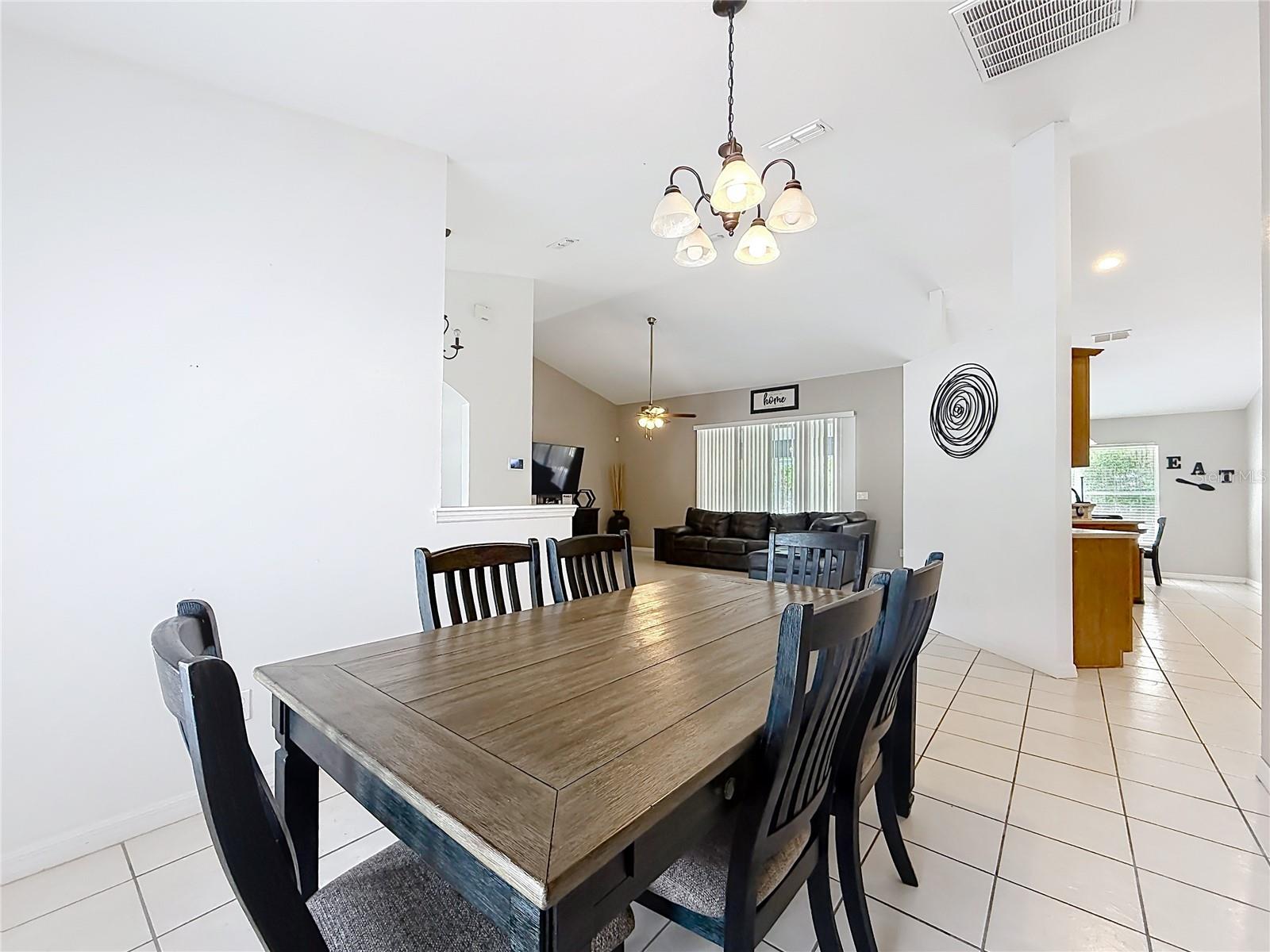 Image 15 of 52 For 4319 4th Circle