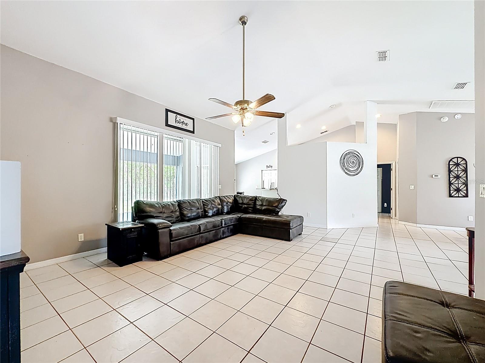 Image 17 of 52 For 4319 4th Circle