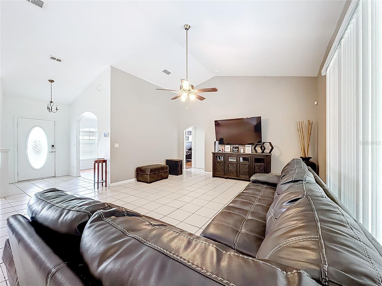 Image 19 of 52 For 4319 4th Circle