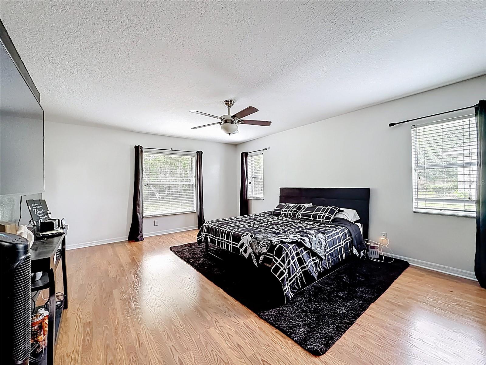 Image 34 of 52 For 4319 4th Circle