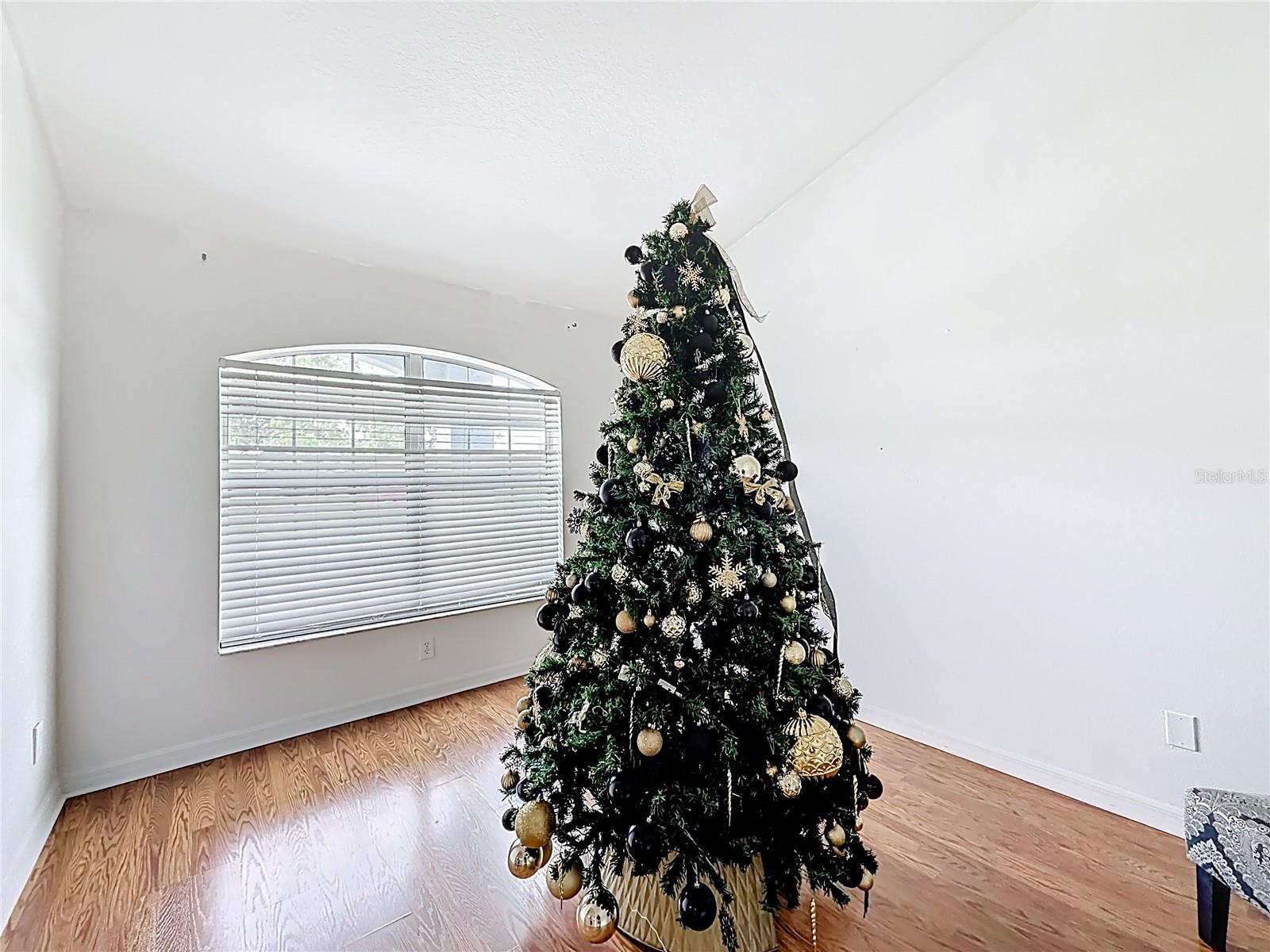 Image 9 of 52 For 4319 4th Circle