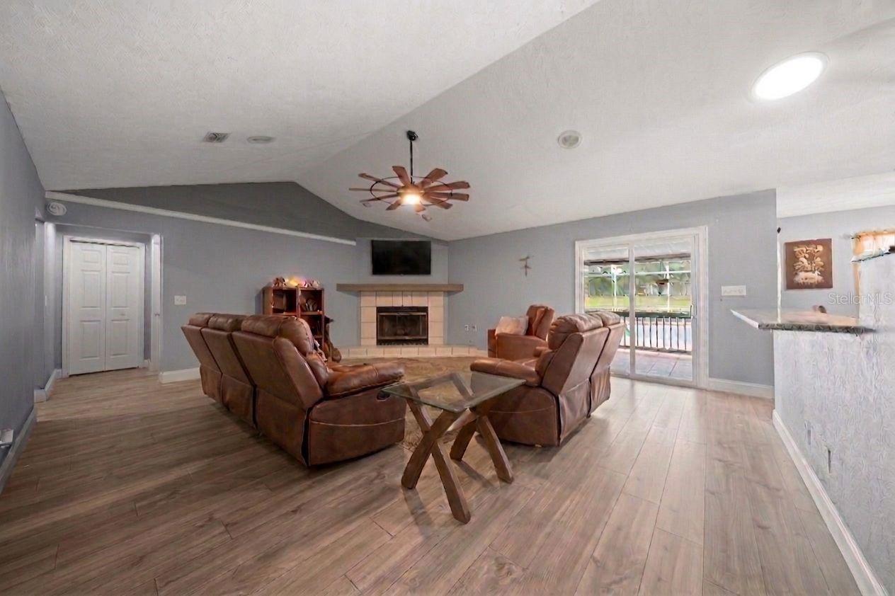 Image 10 of 24 For 14569 96th Court