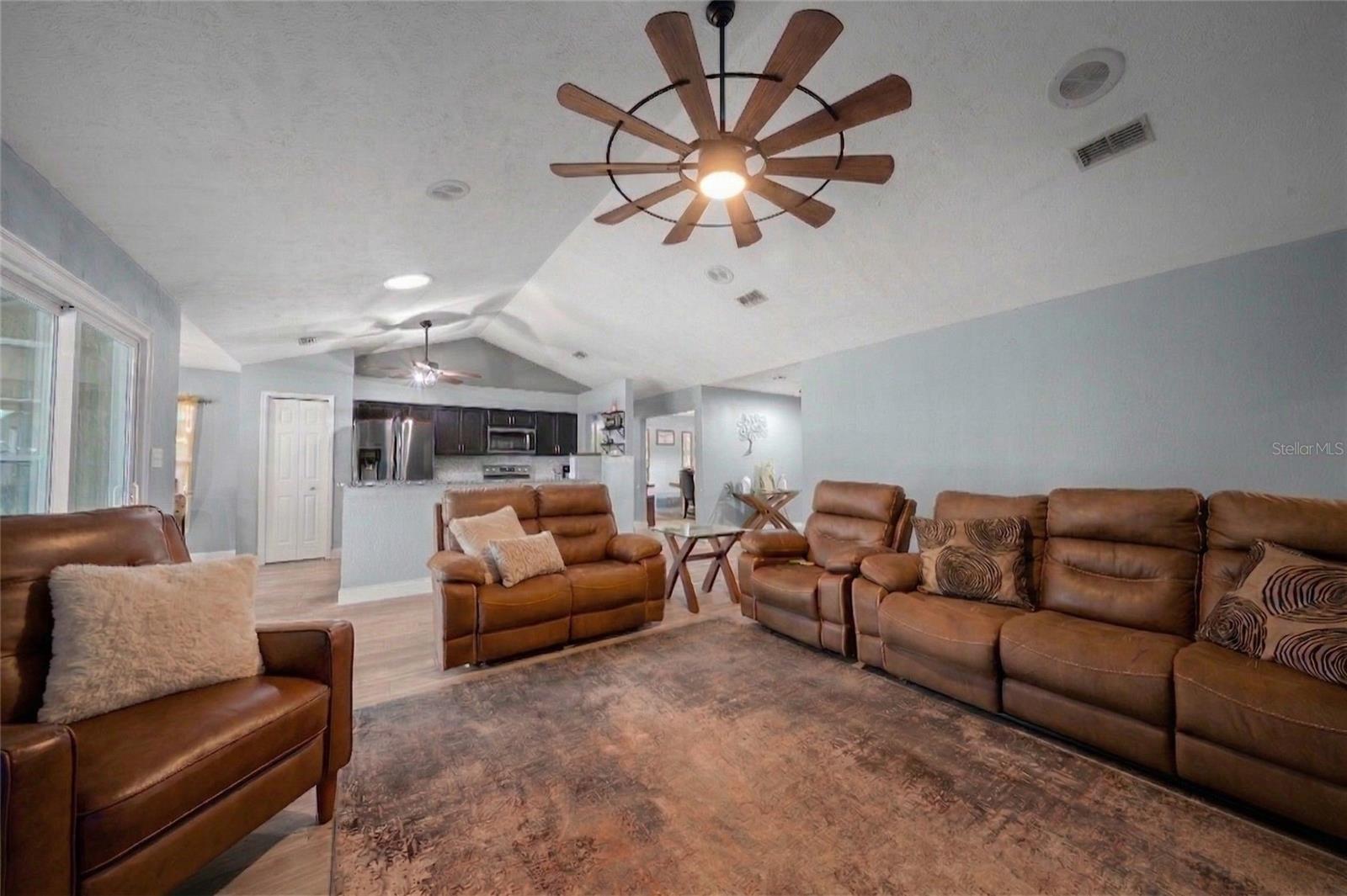 Image 9 of 24 For 14569 96th Court