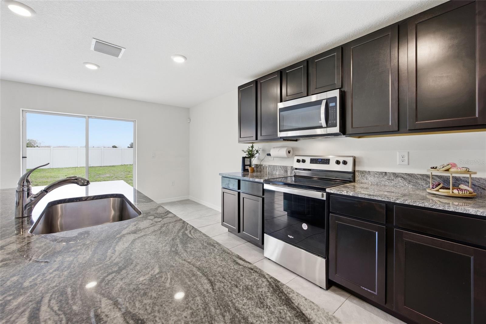 Image 10 of 52 For 5527 43rd Court