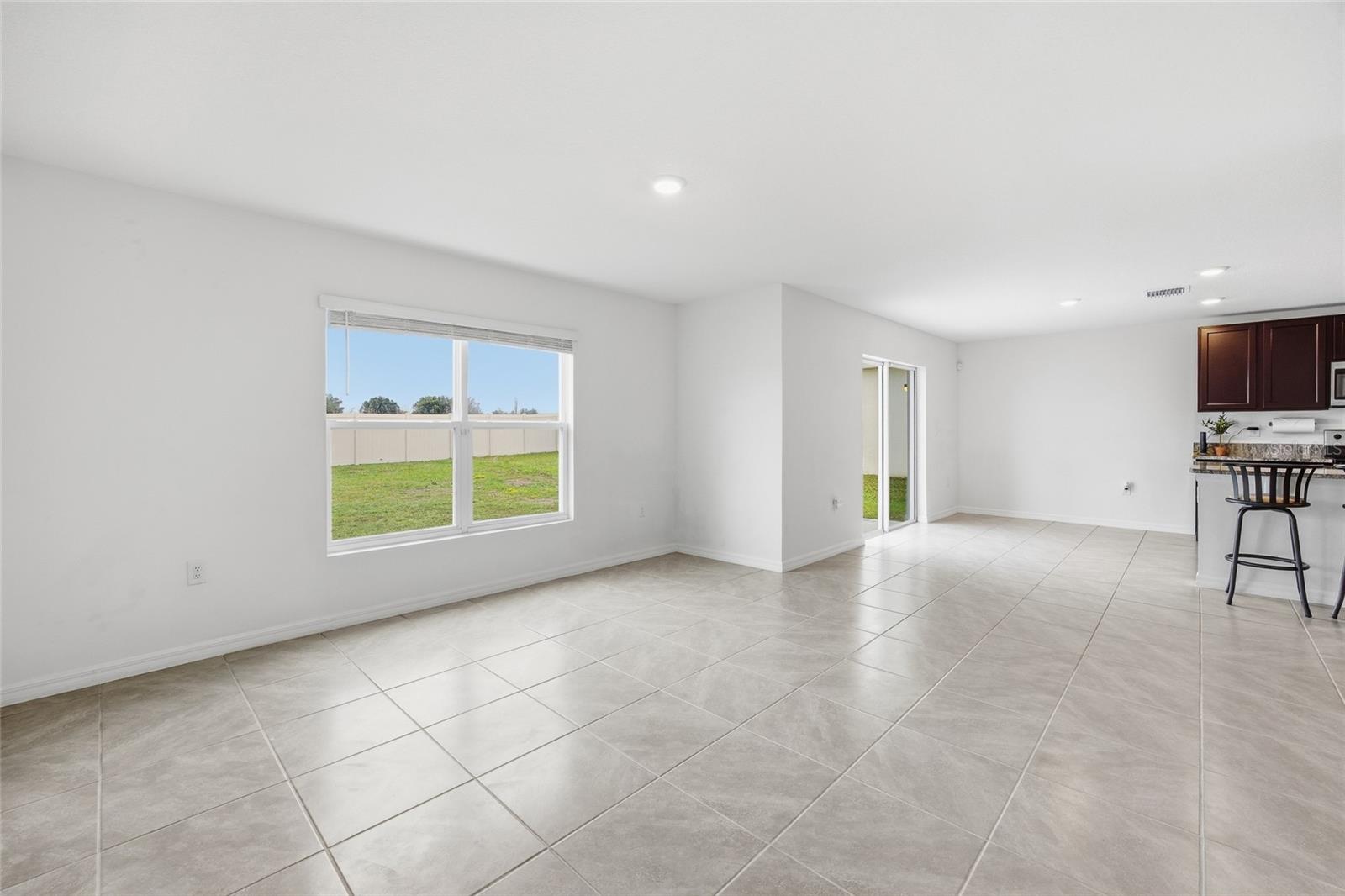 Image 18 of 52 For 5527 43rd Court