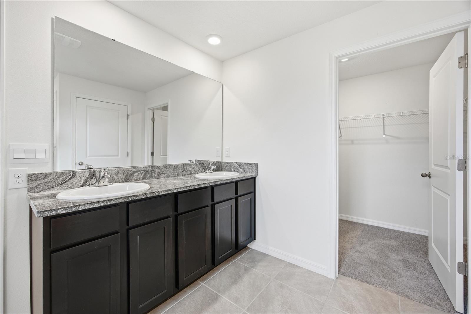 Image 36 of 52 For 5527 43rd Court