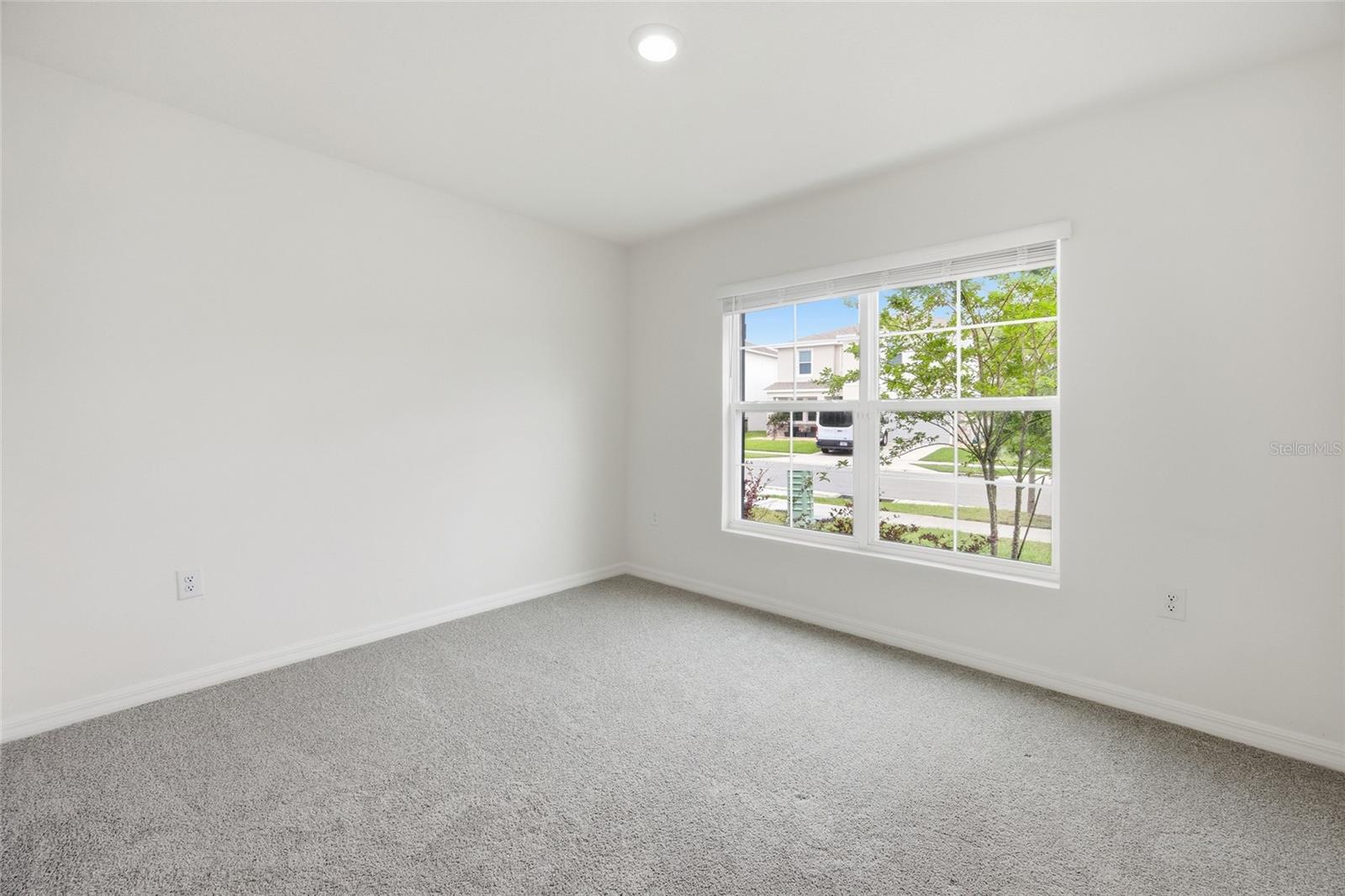 Image 5 of 52 For 5527 43rd Court