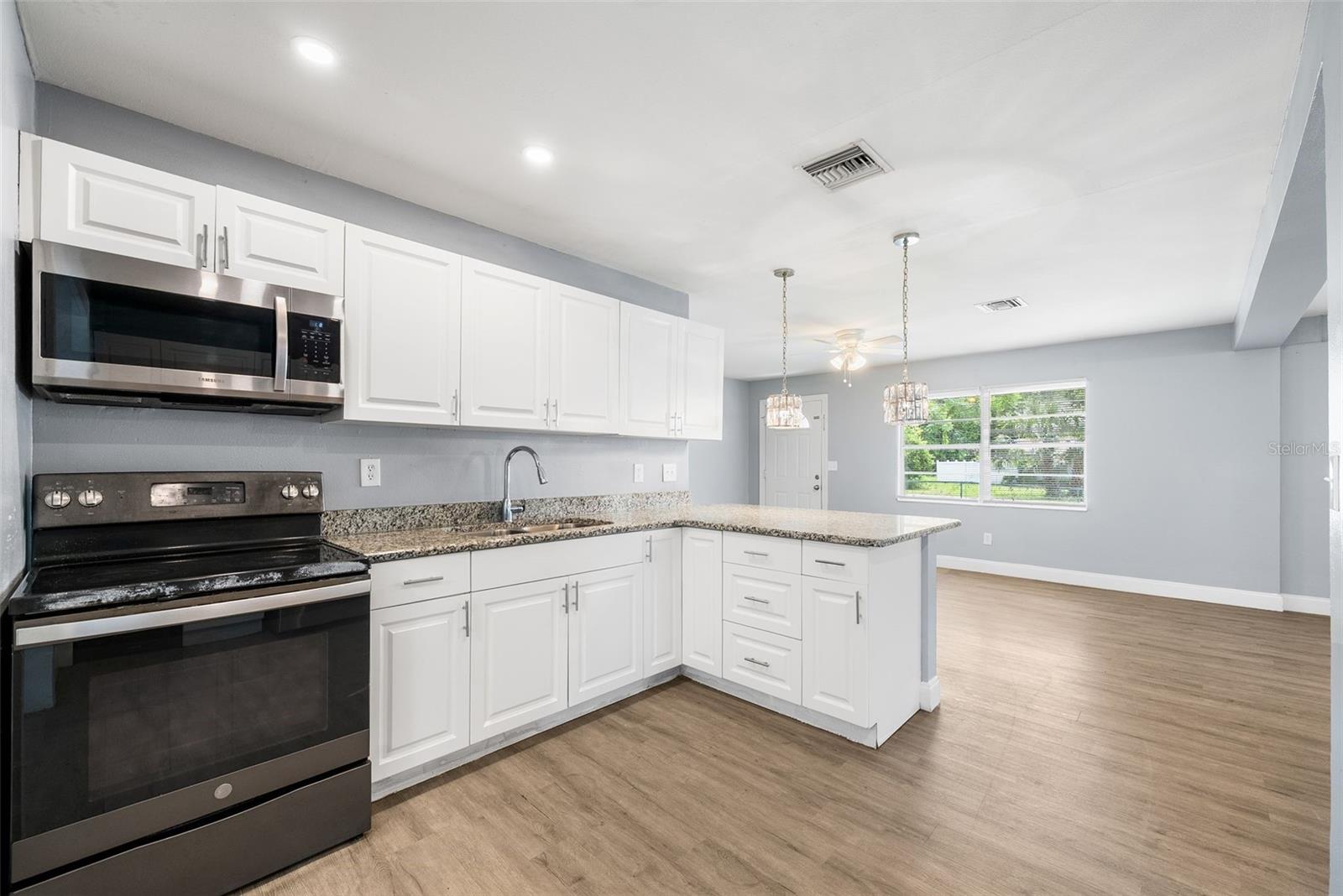 Image 10 of 33 For 2213 36th Street