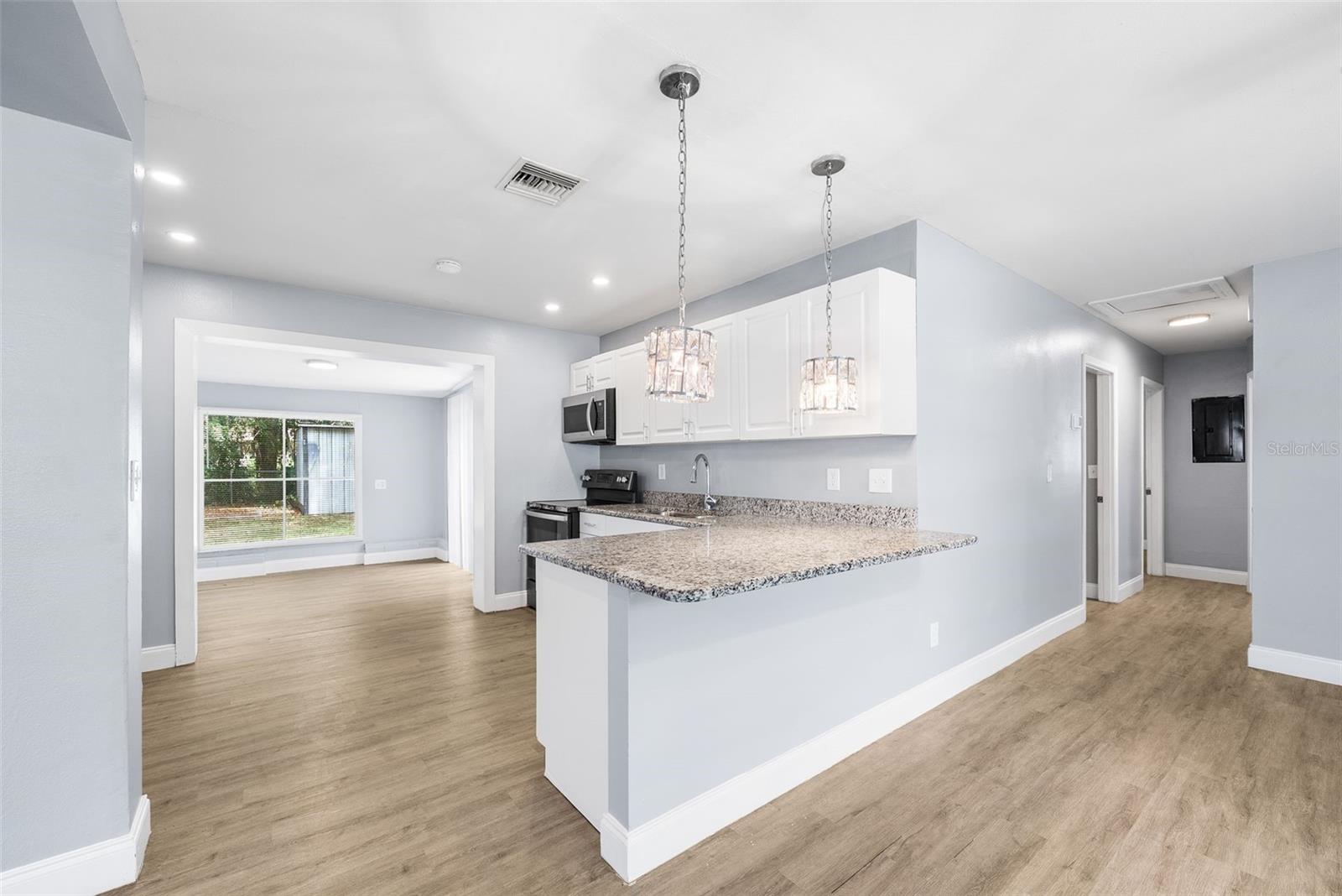 Image 7 of 33 For 2213 36th Street