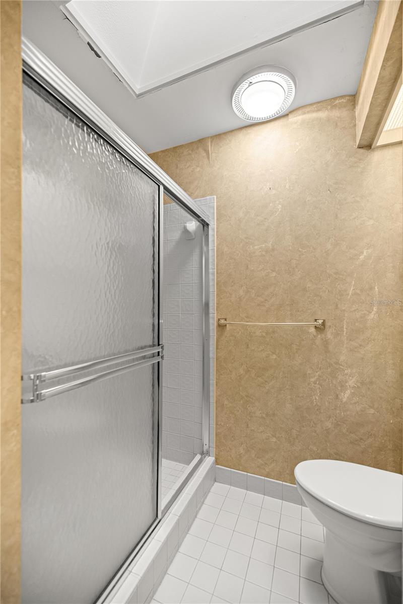 Image 18 of 34 For 2050 37th Court Circle