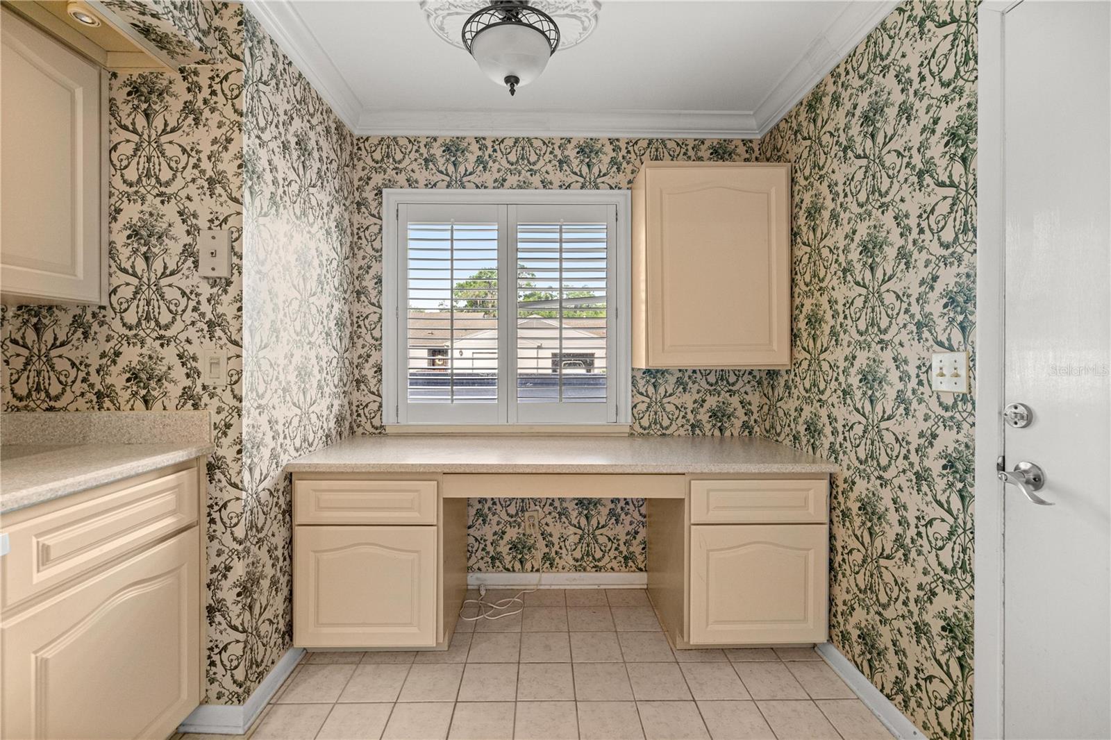 Image 5 of 34 For 2050 37th Court Circle