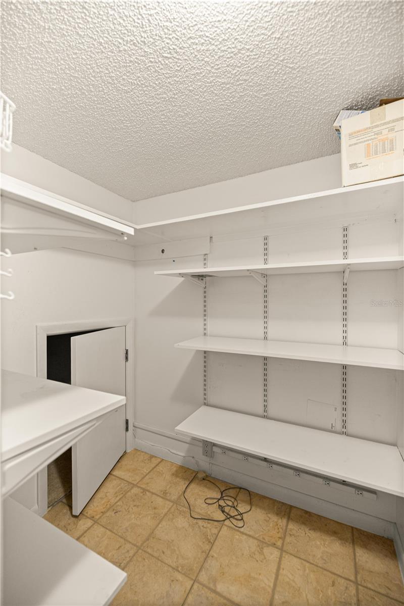 Image 9 of 34 For 2050 37th Court Circle