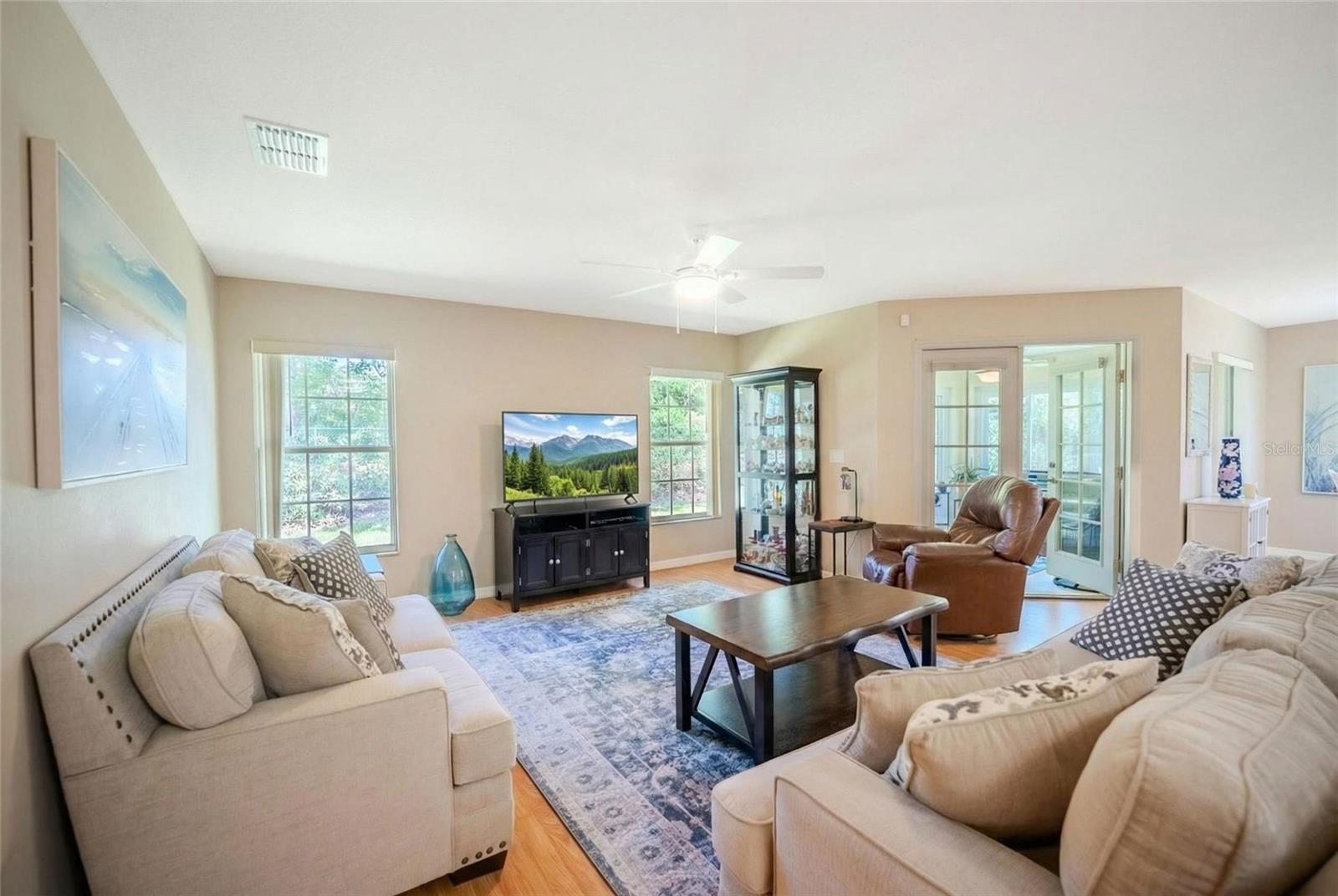 Image 16 of 49 For 8037 81st Loop