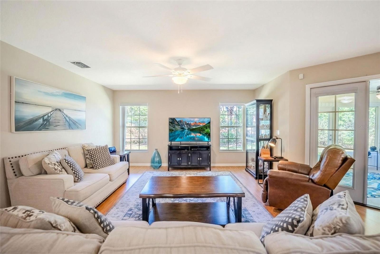 Image 17 of 49 For 8037 81st Loop