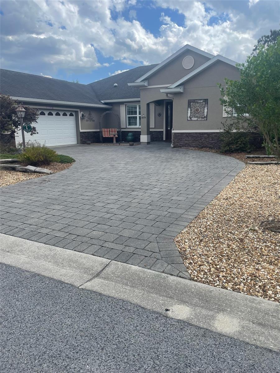 Image 2 of 22 For 8979 86th Loop