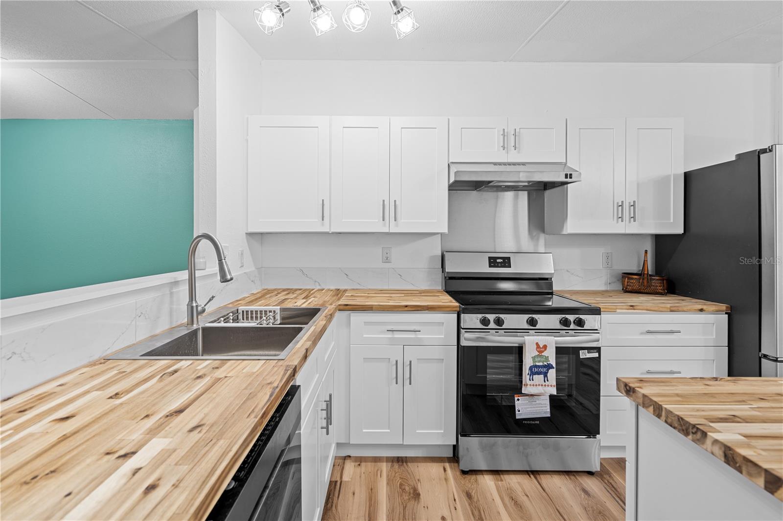 Image 11 of 21 For 4824 140th Court