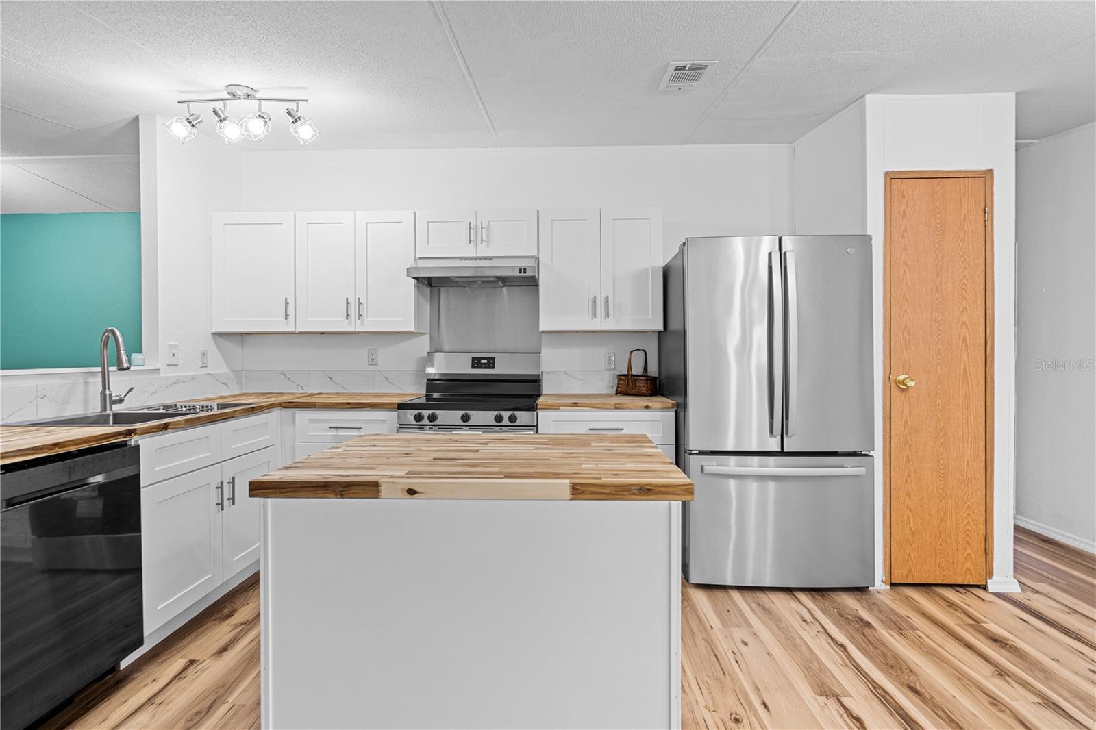 Image 14 of 21 For 4824 140th Court