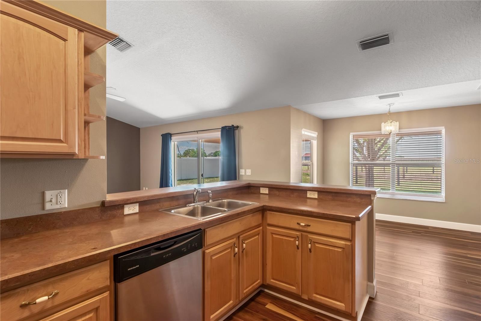 Image 23 of 49 For 6314 64th Avenue