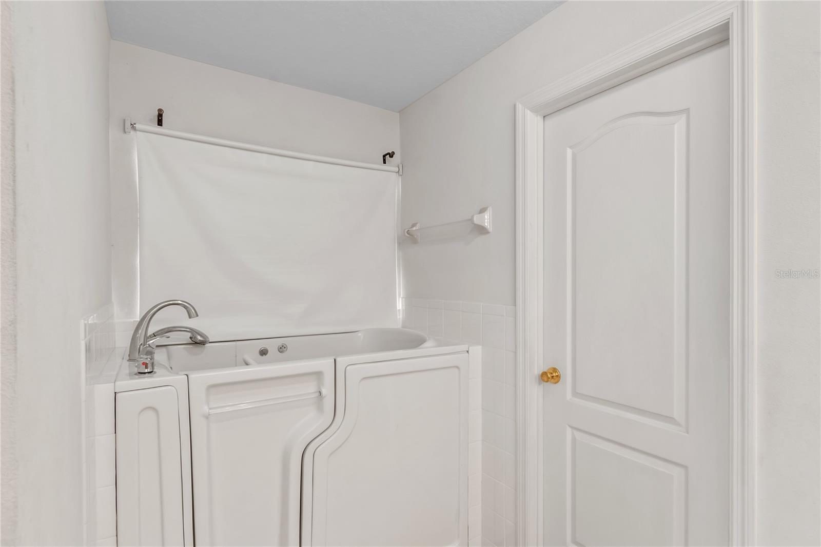 Image 27 of 49 For 6314 64th Avenue