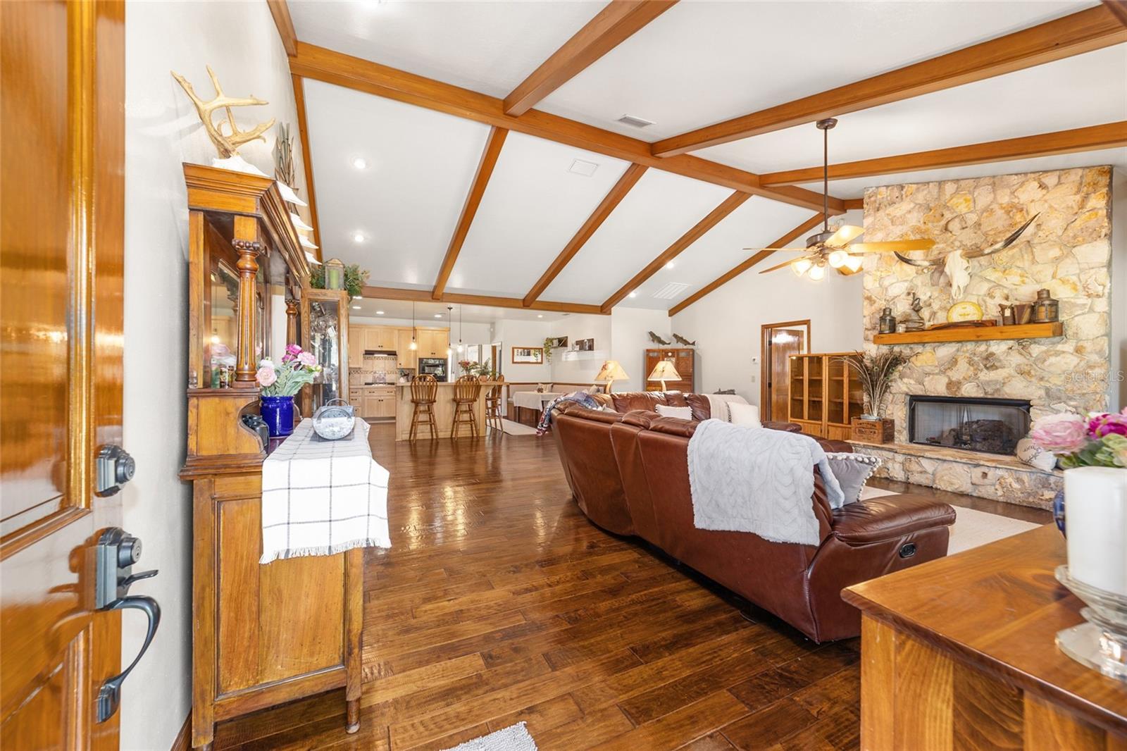 Listing photo id 8 for 20005 135th Avenue