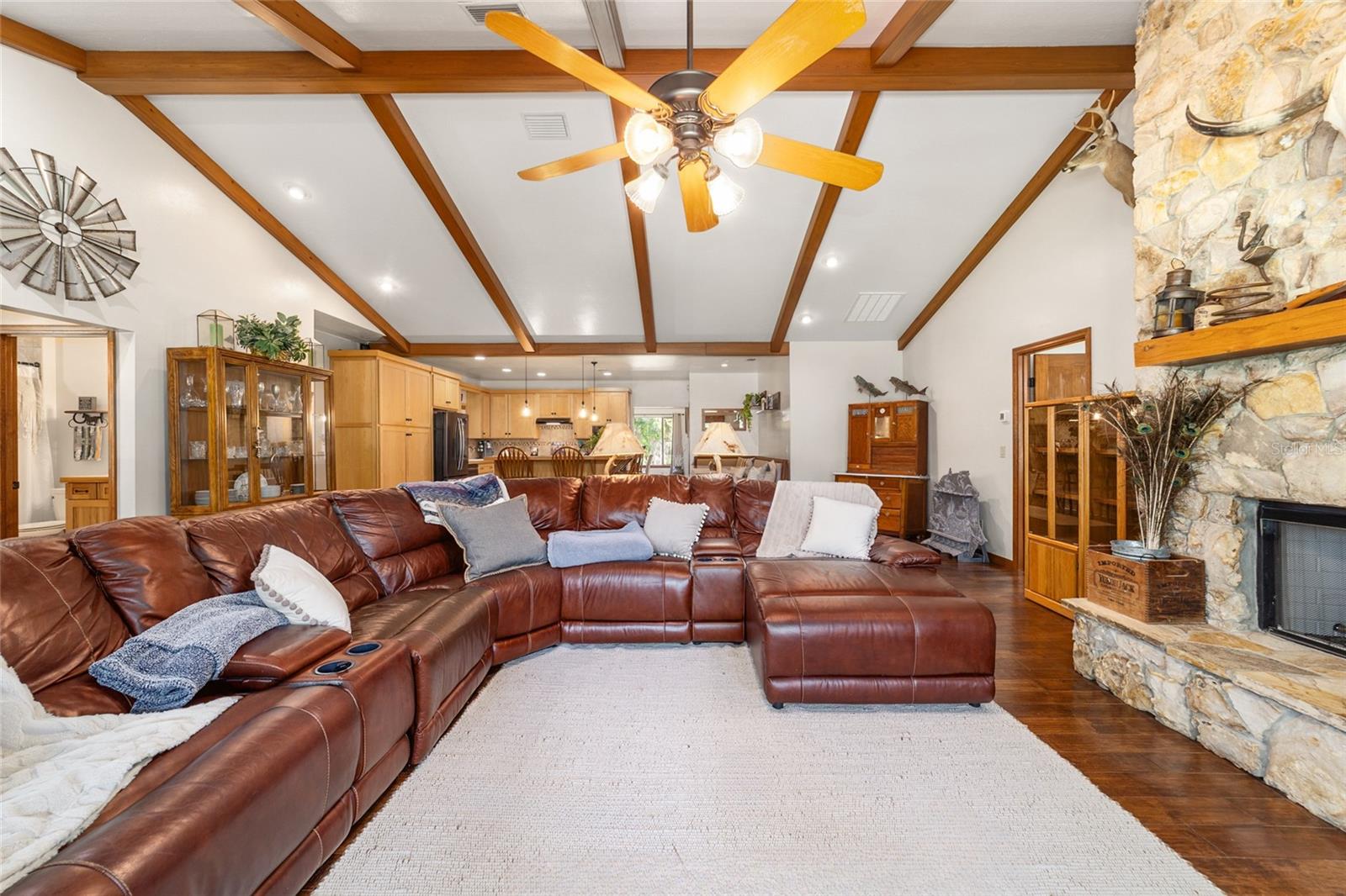 Listing photo id 9 for 20005 135th Avenue