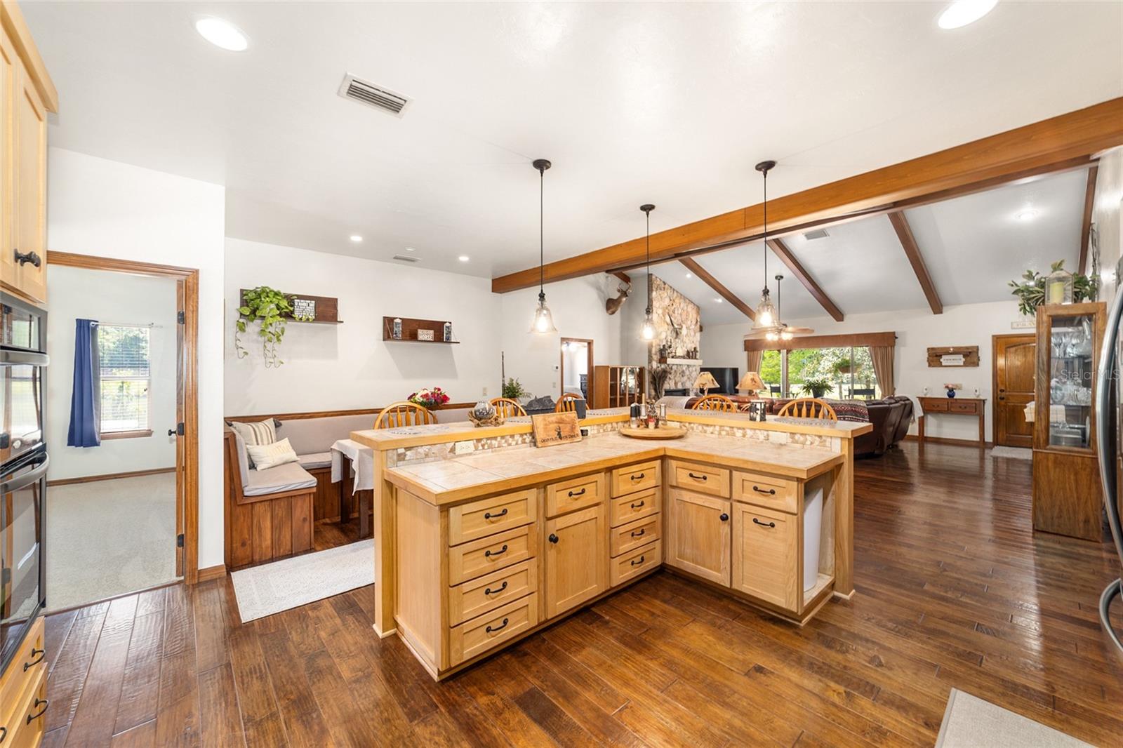 Listing photo id 19 for 20005 135th Avenue