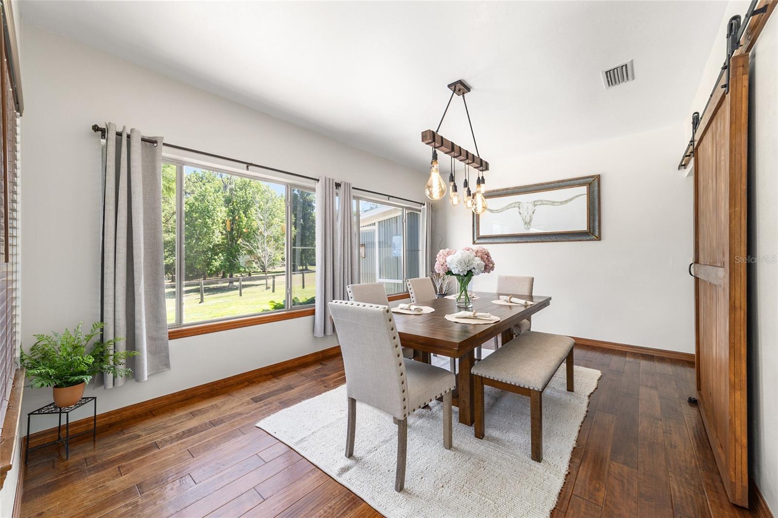 Listing photo id 23 for 20005 135th Avenue