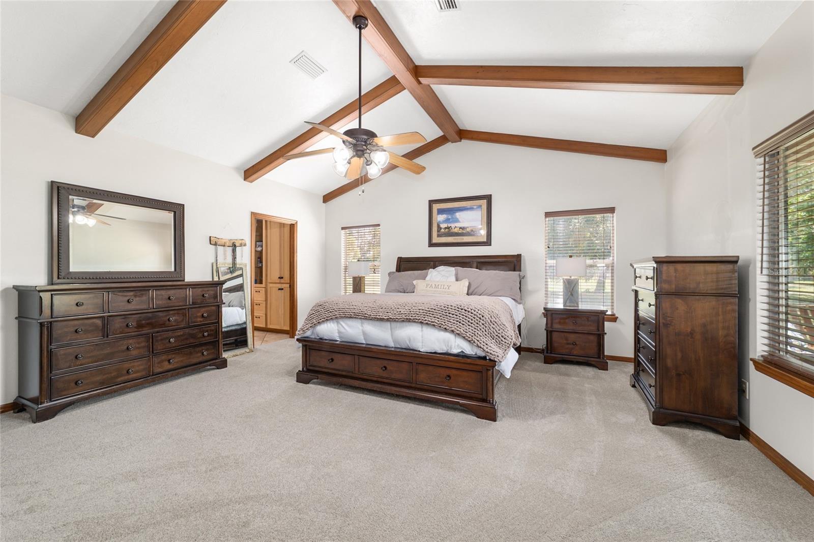 Listing photo id 24 for 20005 135th Avenue