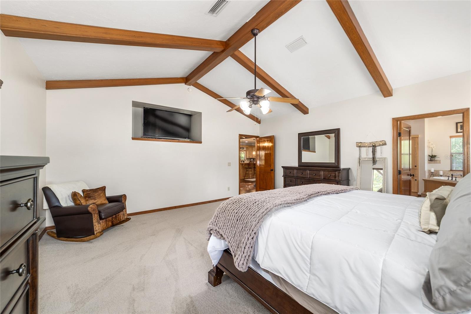 Listing photo id 25 for 20005 135th Avenue