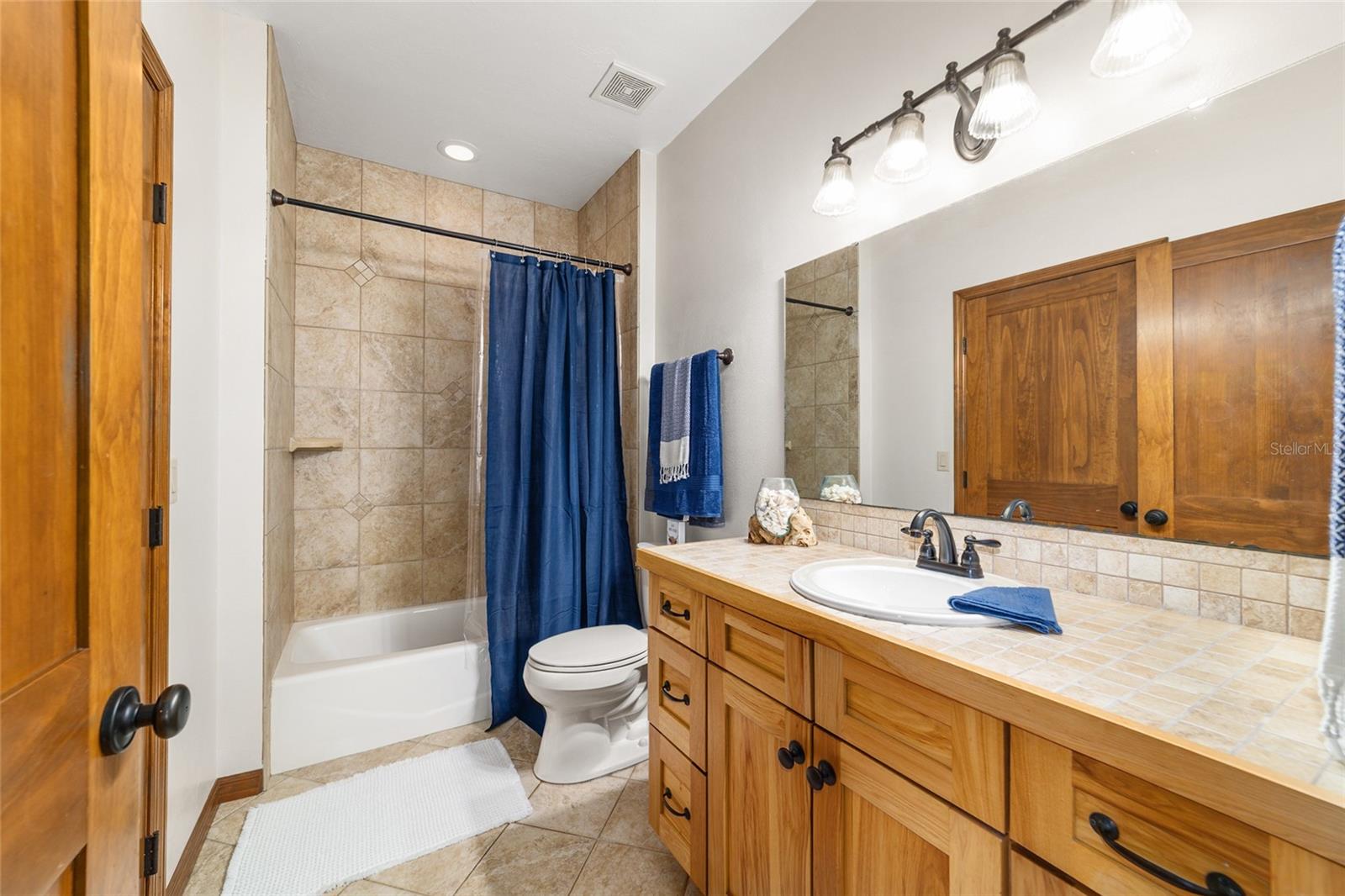 Listing photo id 32 for 20005 135th Avenue